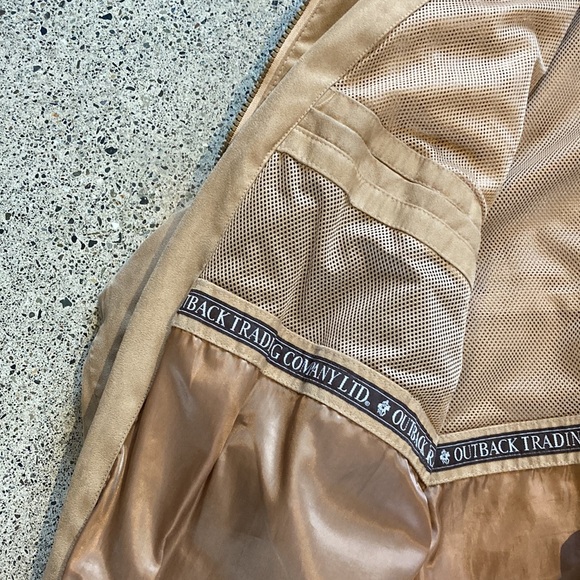 Outback Trading Rambler oilskin jacket in tan colour - Picture 3 of 6